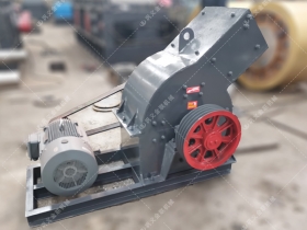 PC200x300小型不鏽鋼錘式麻豆中文字幕网站發往河北唐山粉碎化肥